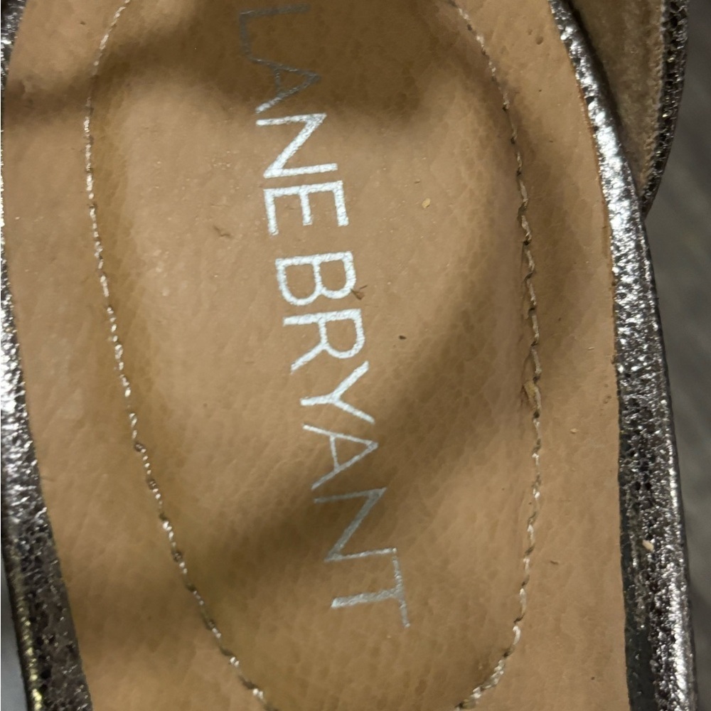 Elegant Pewter Metallic Heeled Sandals - Picture 4 of 6